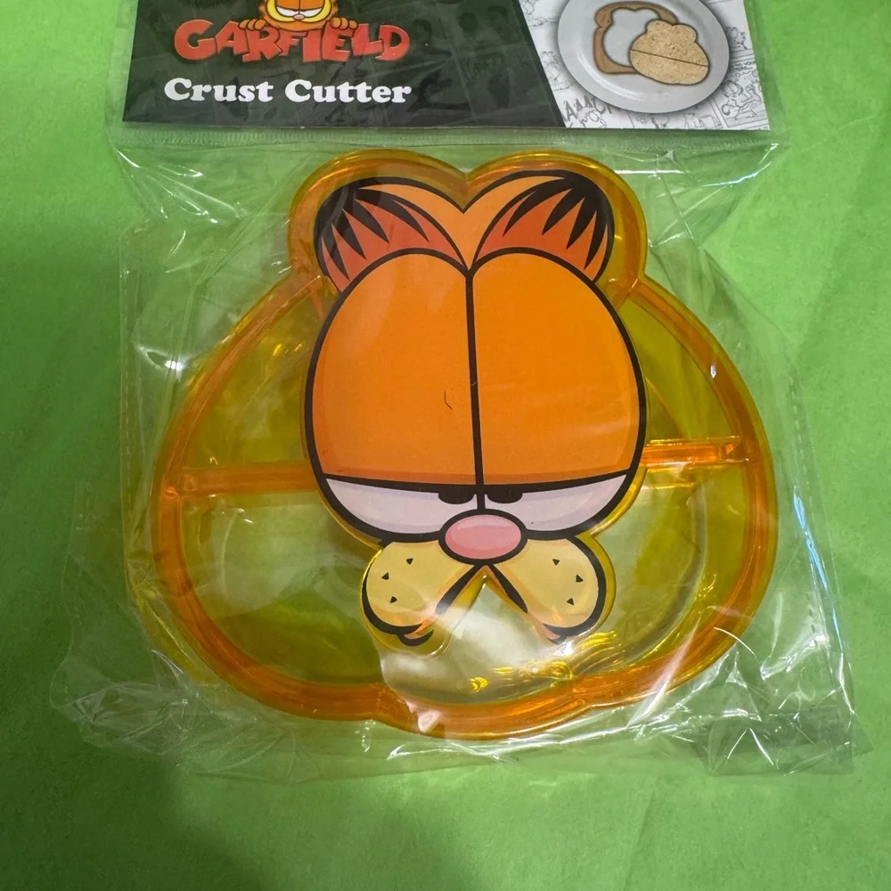 Garfield Crust Cutter - Picture 2 of 6